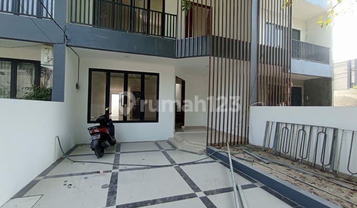 Rumah..baru..bagus..tangerang Selatan....
