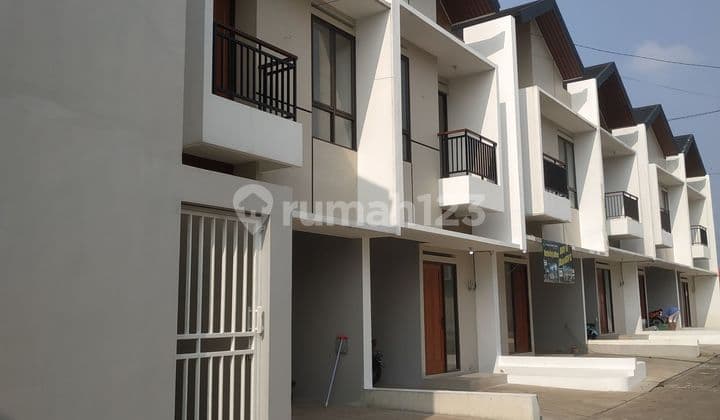 Rumah Cantik Dalam Komplek Tangerang Selatan