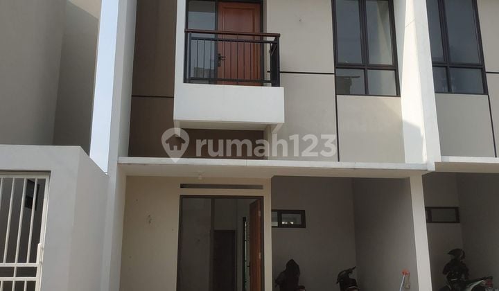 Rumah Baru Dalam Cluster Tangerang Selatan