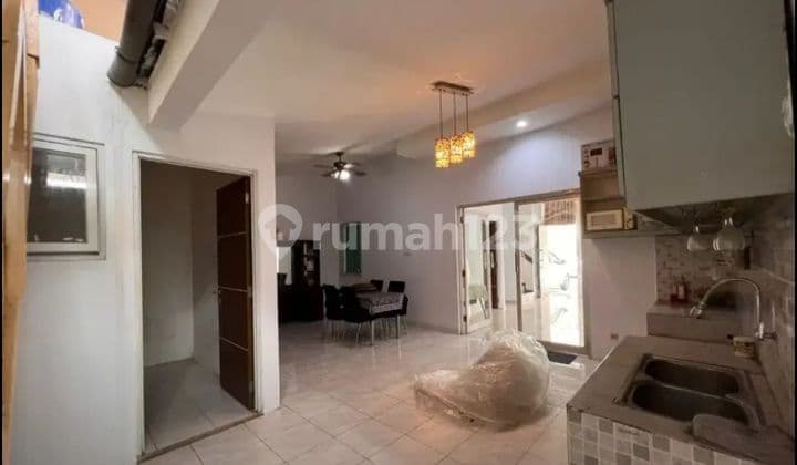 Rumah bagus 2 lantai dekat kampus STAN ceger bintaro