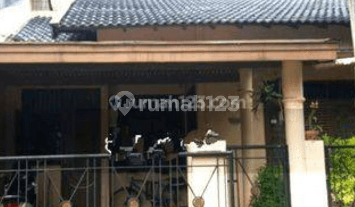 Rumah Dekat ke Stasiun Pondok Ranji dan Pasar Modern