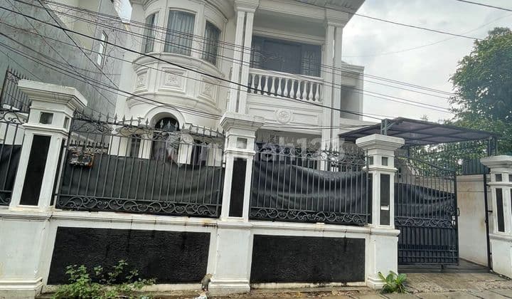 Ready-to-Live House Near ITC Permata Hijau.