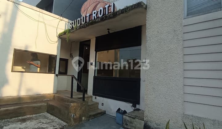 Ruang Usaha Pinggir Jalan Raya Siap Pakai