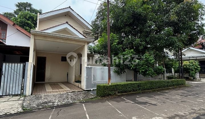 Rumah Siap Huni Bebas Banjir di Bintaro Sektor 2 Strategis