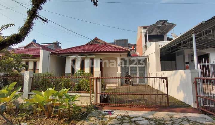 Rumah Sewa Antapani, menarik akses mobil luas