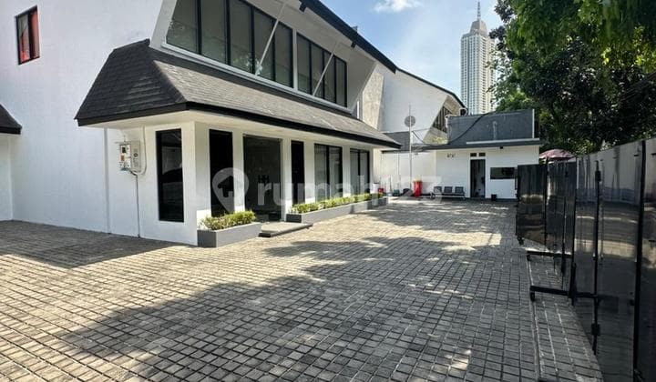 RUMAH DI AREA PREMIUM PAKUBUWONO JAKSEL