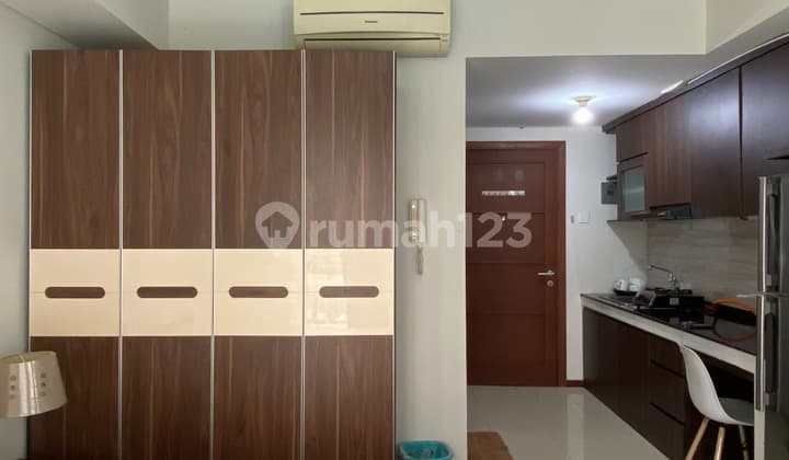 Disewakan Unit Studio Royal Mediterania Garden, Dekat dengan Mall Central Park, Best View