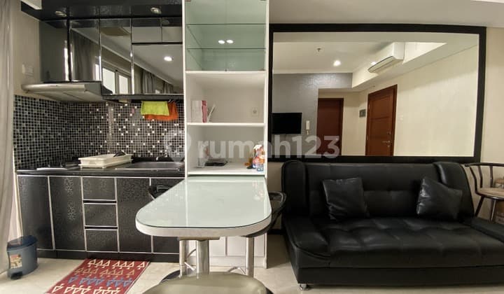 Disewakan Apartemen Royal Mediterania Garden (2Br), Dekat dengan Mall Central Park, Best View