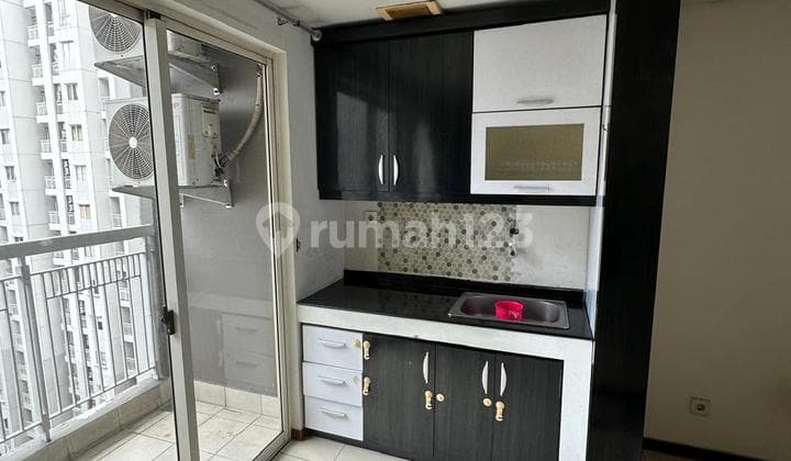 Disewakan Unit Apartemen Royal Mediterania Garden, (2+Br), Tower Lavender, View Kolam