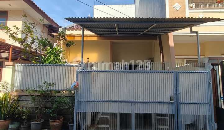 Translation: "For Sale: Neat Standard House in Sunter Karya Complex, Size 6x15, East-Facing, 1.5 Floors, Price Negotiable"
