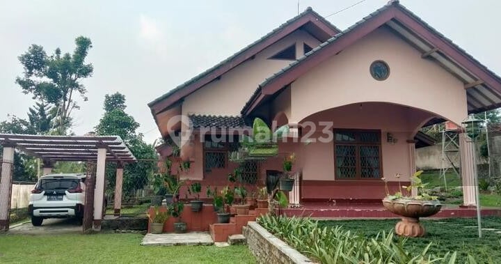 Dijual Villa Mega Mendung, Puncak