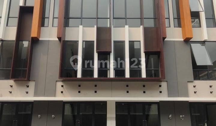 Dijual Ruko Campton 3lantai Brand New di BSD City