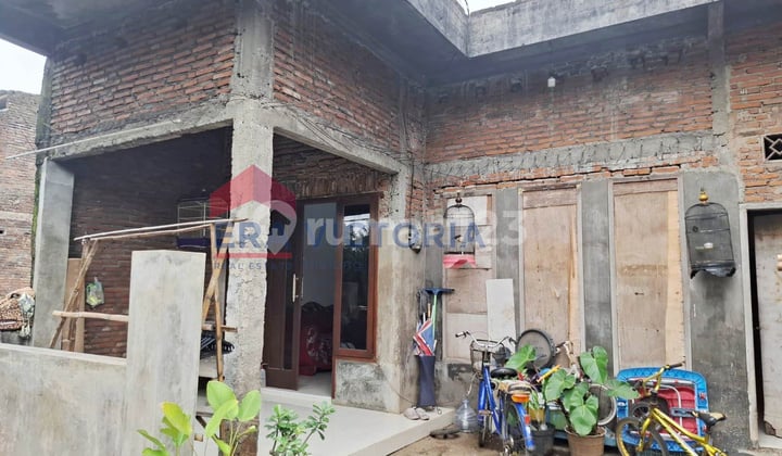 Rumah Siap Huni 2 Lantai Dekat Jalan Raya Malang-Kepanjen, Lokasi Strategis & Nyaman