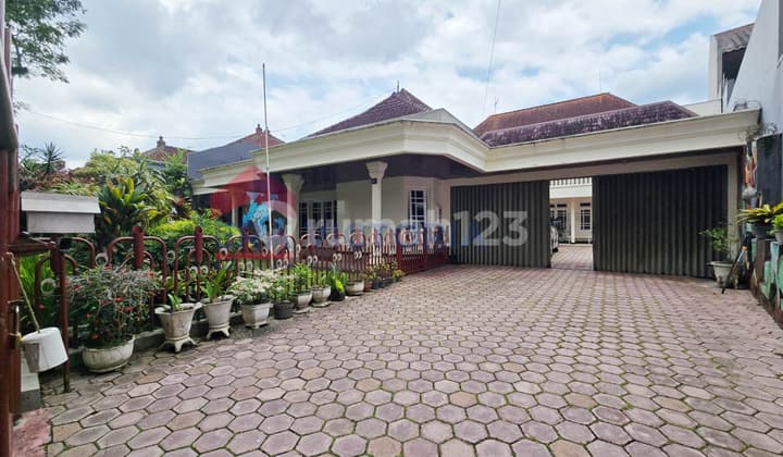 Rumah Komersial Dekat Jalan Ijen Area Favorit Cocok Kantor Cafe