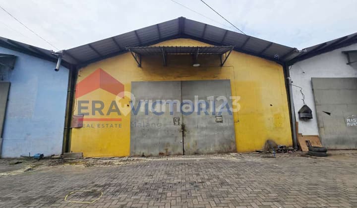 Gudang Lokasi Strategis Dekat Exit Tol Pakis Akses Kendaraan Besar