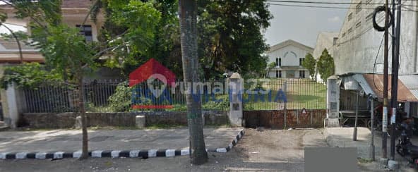 Dijual Eks Gedung Serbaguna di Tengah Kota Kediri, Parkir Luas & Ada Balkon
