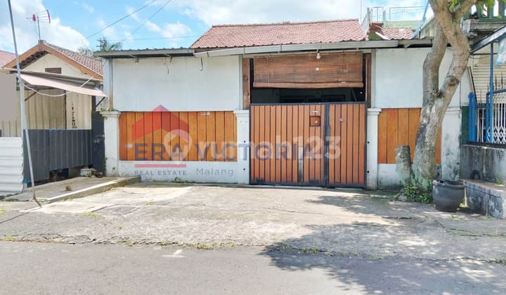 Rumah Lawang Strategis Dekat Pabrik Otsuka Molindo & Puskesmas