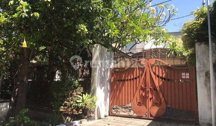 Dijual Rumah Dengan 8 Kamar Tidur di Wonokromo, Jawa Timur
