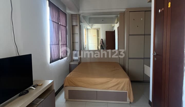 For Rent Waterplace Apartment 3 Bedrooms Converted to 2 Bedrooms