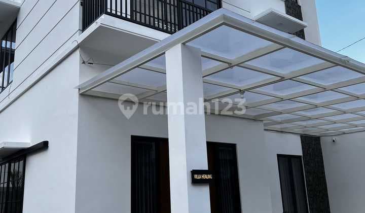 Villa Bagus 3-Story with Swimming Pool in Batu Malang