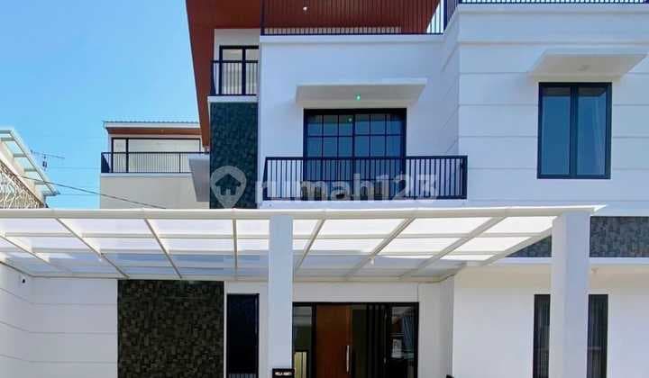 Villa Bagus 3 Story With Private Pool Batu Malang