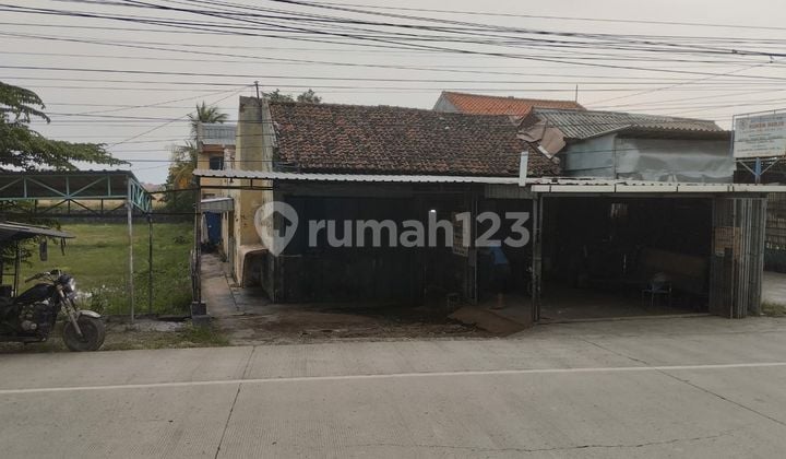 Rumah ada tempat usaha pinggir jalsn raya Pantura
