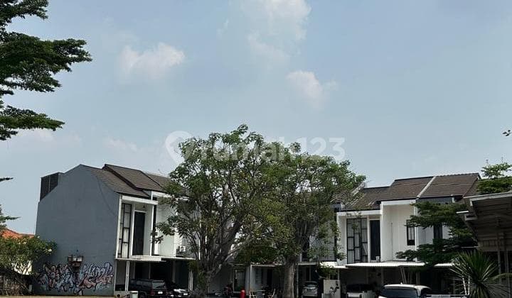 Rumah Town House Mewah Legoso