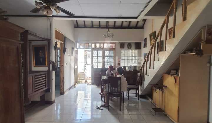 Rumah Hook Dalam Komplek Cirendeu