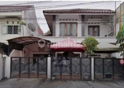 Rmh Siap Huni,Jl.bintaro Tengah,Bintaro Sektor 1,7 Menitke Pasar Modern Bintaro Sektor 2,7 Menit Stasiun Pondok Ranji,7 Menit ke Pintu Tol Bintaro,10 Menit ke Plaza Bintaro,10 Menit ke Rs.mitra Keluarga,10 ke Pondok Indah,15 Menit ke Rs.dr Sutoyo