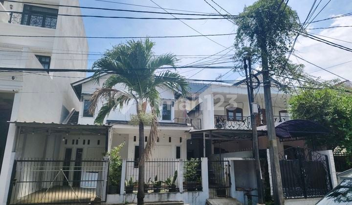 Rmh Siap Huni,Jl.mandar Utama,Bintaro Sektor 3A,Samping Plaza Bintaro,Dkt Rs.mitra Keluarga, Dkt Sekolah Pembangunan Jaya, 7 Menit ke Tol Bintaro-Bsd, 10 Menit ke Stasiun Pondok Ranji,10 Menit ke Lotte Mall & Rs.premier Bintaro