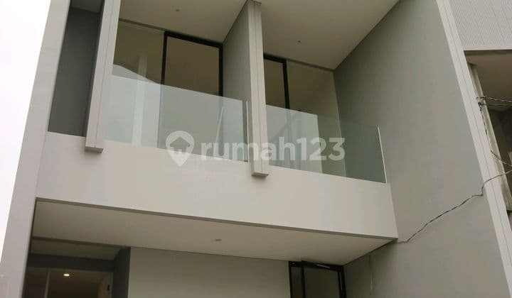 Dijual Rumah Bangunan Premium Graha Green Garden Dekat Dian Istana
