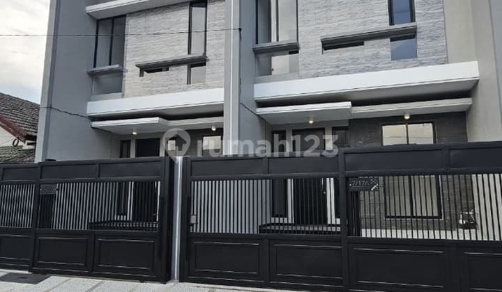 For Sale 2 Units New Minimalist Houses in Klampis Semolo Timur