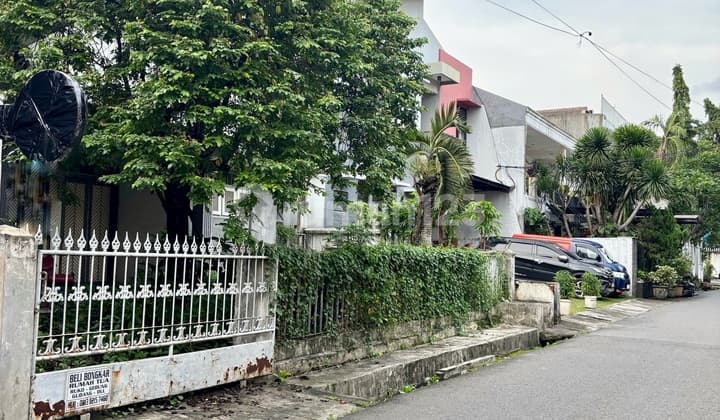 House for Sale. Tebet. 2-Car Wide Road Access.