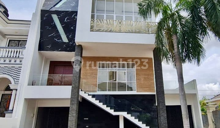 Rumah Pik Minimalis Brandnew 3 Lantai Hoek 13x20m