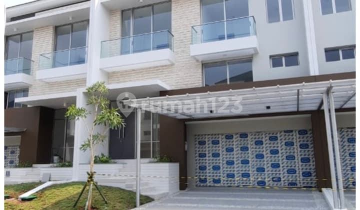 New House at PIK 2 Manhattan (10x25m)