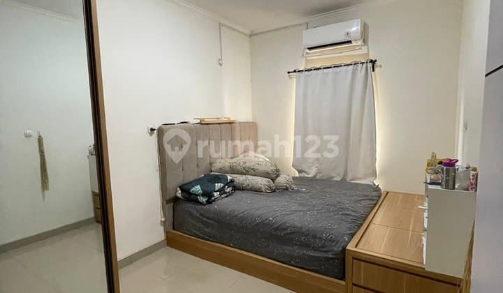 Dijual Rumah di Jatiwarna 2 Lantai Dekat Sekolah