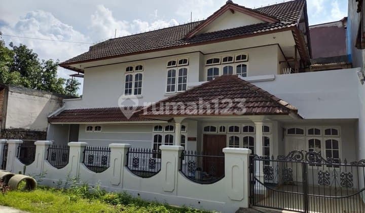 Rumah Luas Bebas Banjir di Billymoon Pondok Kelapa Ey