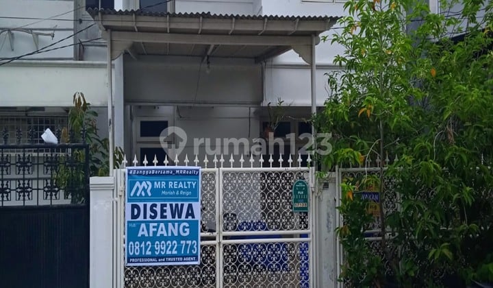 Rumah Sewa Muara Karang 2 Lantai Siap Pakai Cluster Favorit Jakarta Utara