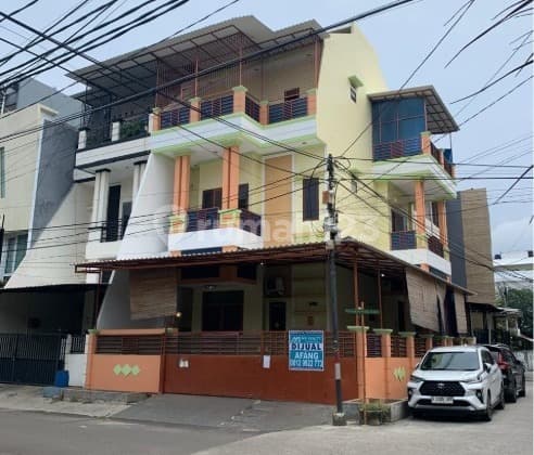 Dijual Rumah di Muara Karang. Posisi Hoek Jalanan Lebar Bebas Banjir