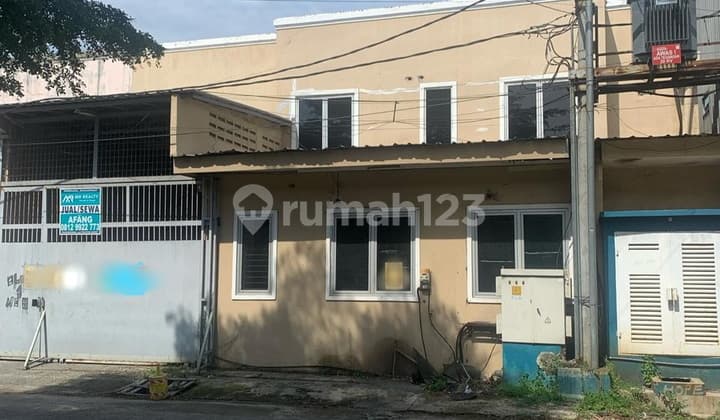 For Rent Ready-to-Use Warehouse in Bandar Mas. Container Access