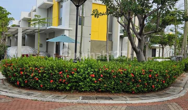 Rumah Pik 2 Siap Huni Dekat Taman