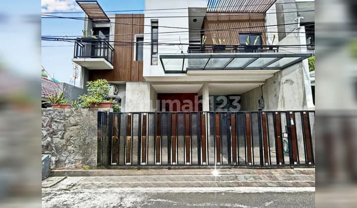 Rumah Modern Minimalis di Rawamangun Jakarta Timur