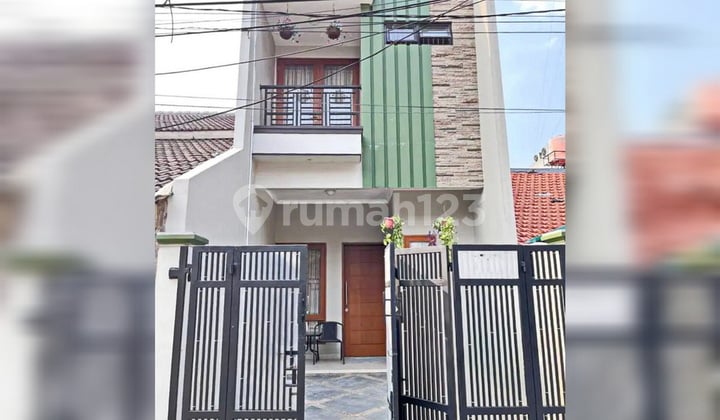 Modern House Ready to Occupy in Rawamangun, East Jakarta