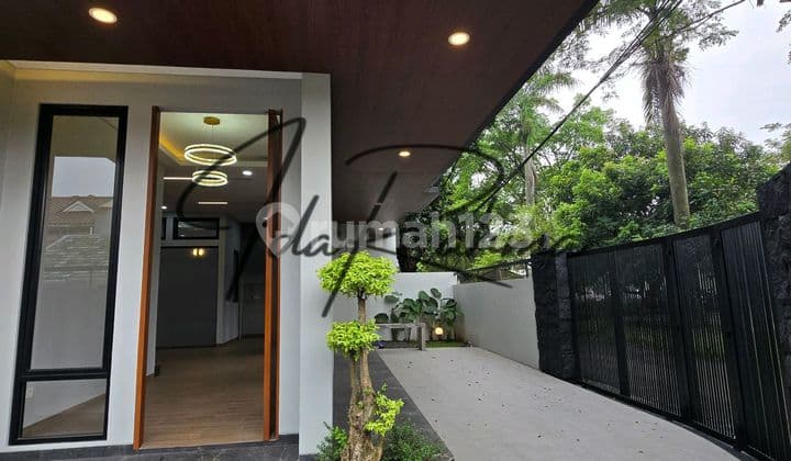 Rumah Baru Hook Depan Taman Siap Huni di Tangerang Selatan