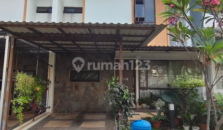 Rumah Dalam Cluster Dekat ke Jalan Toll dan Pasar di BSD Ir1214
