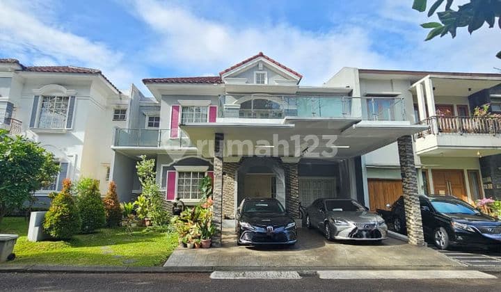 Rumah Dekat ke Akses Toll dan Strategis di The Green di BSD City