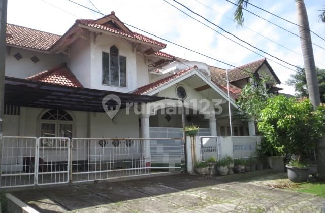 Rumah Besar di Kemang Pratama Bekasi
