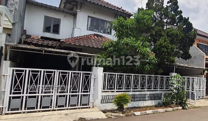 Rumah Luas di Taman Laguna Cibubur