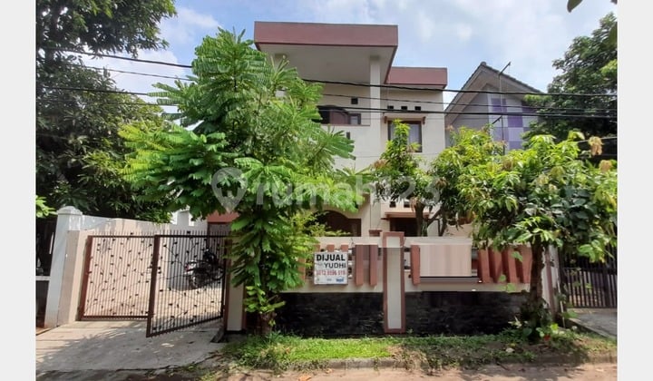 2-Story House in Taman Laguna Cibubur