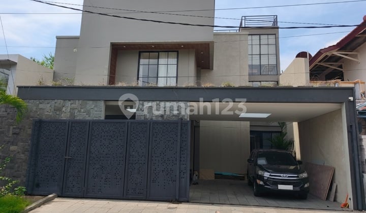 Modern 5 Bedroom House in Taman Mumbul